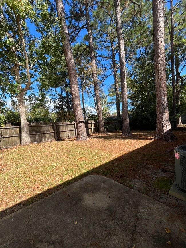 841 Meadow Ln