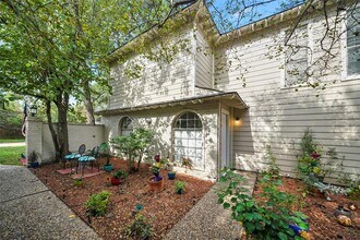 14030 Cashel Forest Dr-Unit -4 in Houston, TX - Building Photo - Building Photo