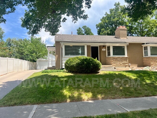 property at 871 Foothill Dr