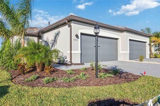 5532 Sapphire Stone Cv in Bradenton, FL - Foto de edificio - Building Photo