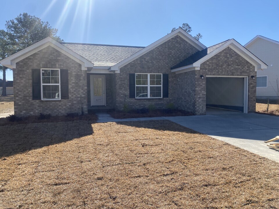 3277 Spiral Ln in Effingham, SC - Building Photo
