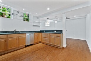 15 Strathmore Rd, Unit A in Brookline, MA - Building Photo
