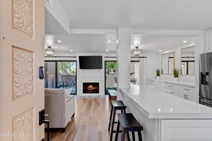 7316 N Vía Camello Del Norte in Scottsdale, AZ - Building Photo