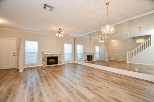 8085 El Mundo St in Houston, TX - Building Photo