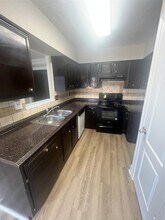 6387 S Briar Bayou Dr in Houston, TX - Building Photo - Building Photo