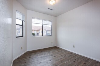 8460 E Lakeshore Dr in Prescott Valley, AZ - Building Photo - Building Photo