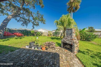 25 Laughing Gull Ln in Edgewater, FL - Building Photo - Building Photo