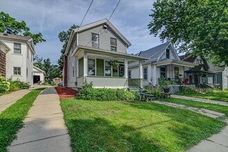 930 E Dayton St in Madison, WI - Building Photo - Building Photo