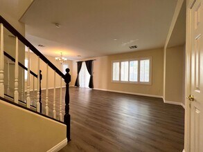 7043 Somera Way in Las Vegas, NV - Building Photo - Building Photo