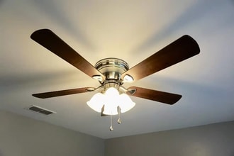 213 Bumpus Mill Rd in Oak Grove, KY - Foto de edificio - Building Photo