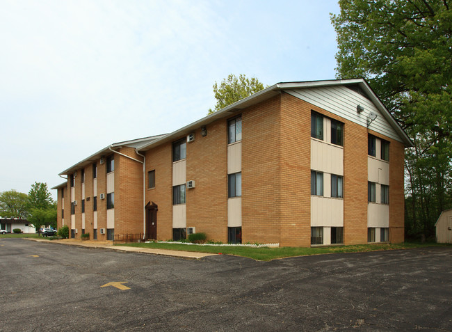 Willow Ridge Apartments in North Ridgeville, OH - Foto de edificio - Building Photo