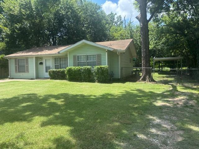 501 3rd St in Terrell, TX - Building Photo