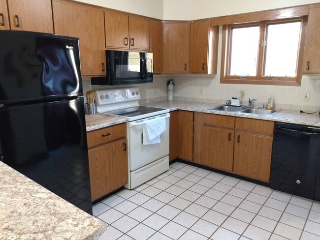 property at 874 Xanadu Rd