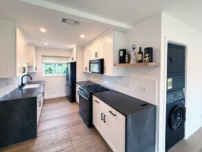 1756 Franklin St, Unit 3 in Santa Monica, CA - Foto de edificio - Building Photo