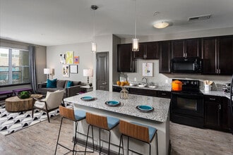 Mosaic at Levis Commons in Perrysburg, OH - Foto de edificio - Building Photo