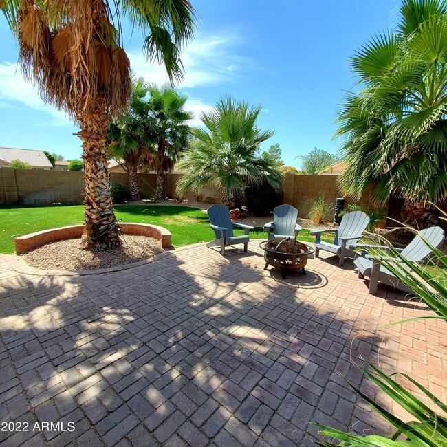 property at 9139 W Davis Rd