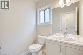 26 Willson Dr in Thorold, ON - Building Photo - Building Photo