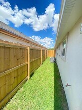 1312 Alta Vista Dr, Unit 2 in Progreso Lakes, TX - Building Photo - Building Photo