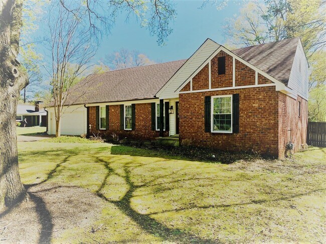 7207 Poplar Pike in Germantown, TN - Building Photo - Building Photo