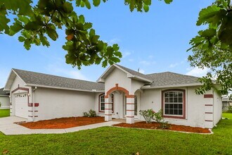 1531 SE 42nd Terrace in Cape Coral, FL - Building Photo - Building Photo