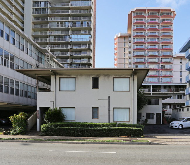 2311 Ala Wai Blvd in Honolulu, HI - Foto de edificio - Building Photo