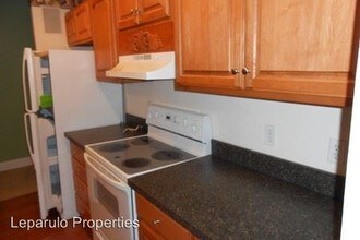 1335 Airport Dr in Tallahassee, FL - Building Photo - Building Photo