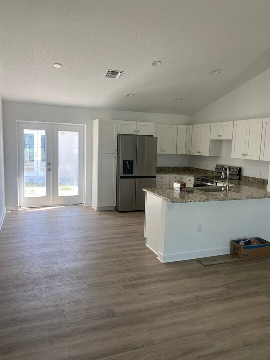 2073 35th Ave in Vero Beach, FL - Building Photo