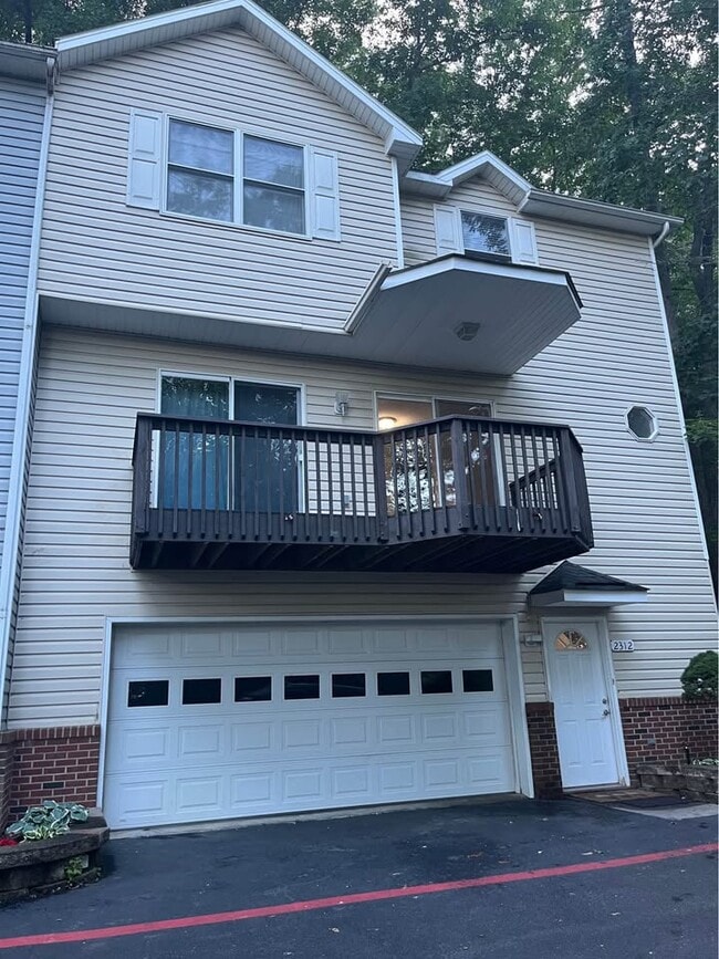 property at 2312 Lancelot Ln