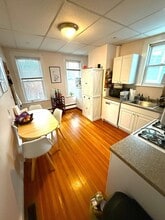 667 E 8th St in Boston, MA - Foto de edificio - Building Photo