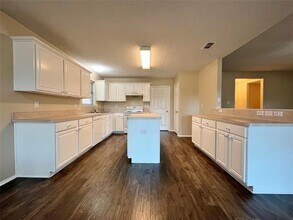 4021 Busch Gardens Dr in Fort Worth, TX - Building Photo - Building Photo