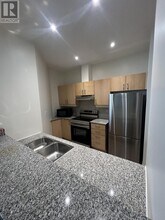 1 Leaside Park Dr in Toronto, ON - Building Photo - Building Photo