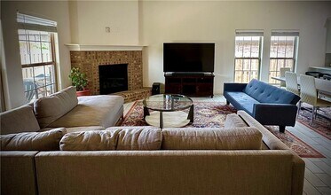 6101 NW Silas St in Bentonville, AR - Building Photo - Building Photo