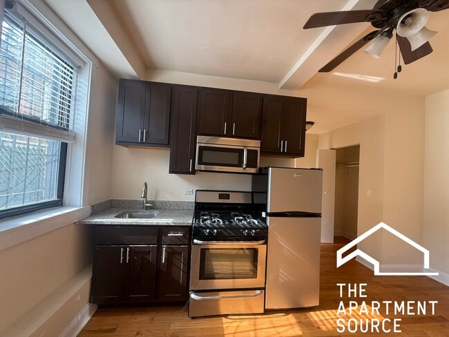 property at 4737 N Hermitage Ave