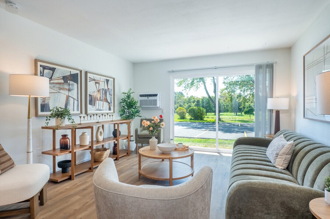 ReNew at the Greens in Fitchburg, WI - Building Photo