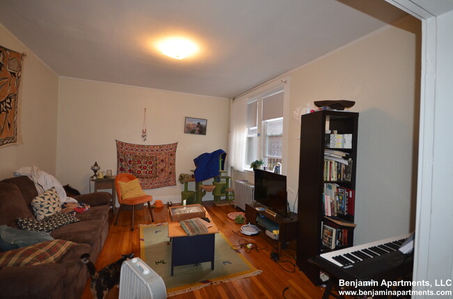 1749 Commonwealth Ave, Unit 16 in Boston, MA - Building Photo - Building Photo