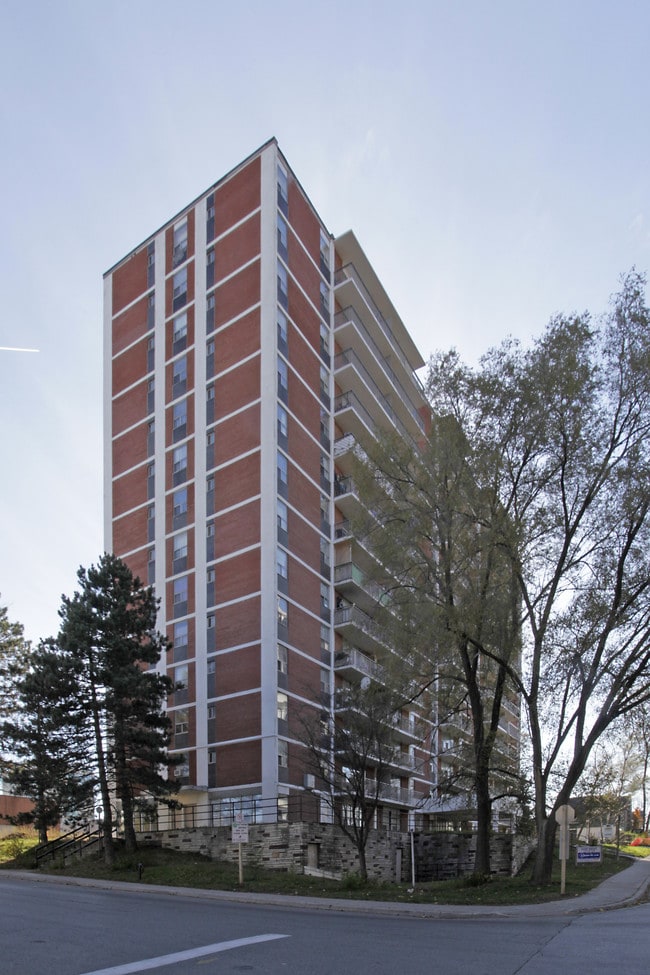 Alta Place in Mississauga, ON - Building Photo - Building Photo