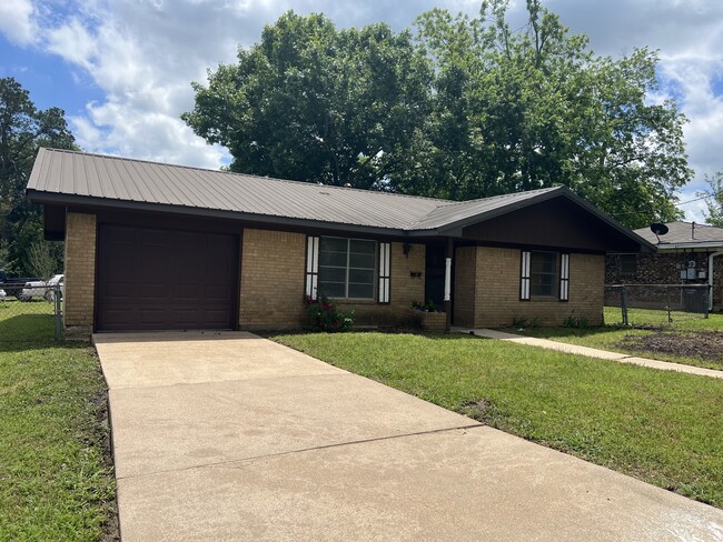 property at 701 W Osr