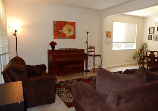 104 Vierra Cir in Folsom, CA - Building Photo - Building Photo