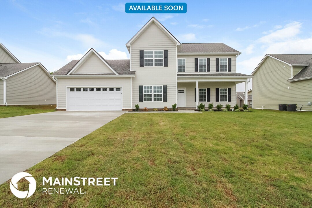 707 Mitscher Dr in Spring Hill, TN - Building Photo