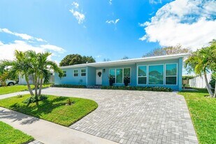 371 Saturn Ave in Jupiter, FL - Building Photo