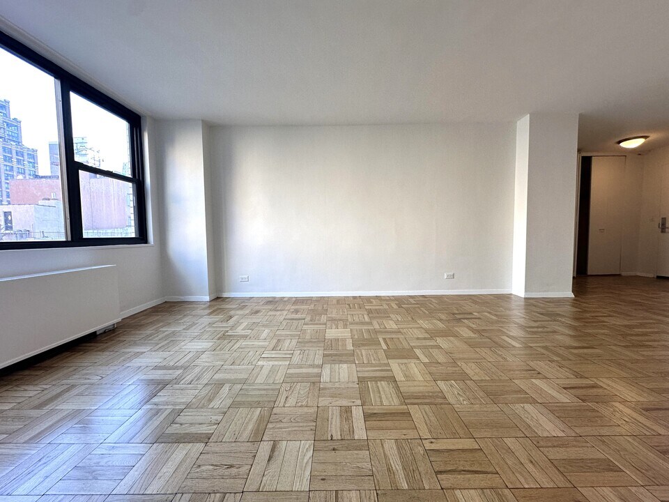 323 E 51st St, Unit 3F in New York, NY - Building Photo