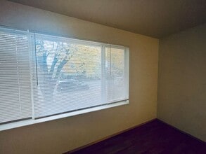 1913 Chestnut St, Unit #B in Everett, WA - Building Photo - Building Photo