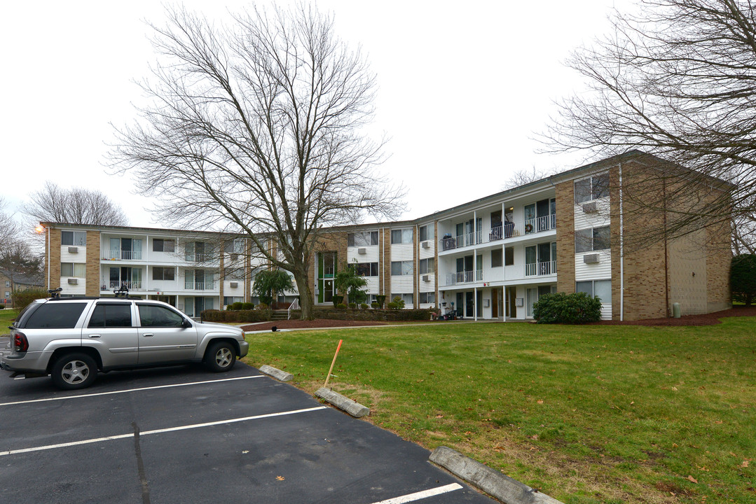 Bourne Avenue Apartments in Rumford, RI - Building Photo