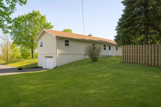 179 State St in Hillsdale, MI - Building Photo - Building Photo