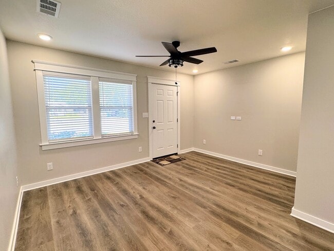 116 Montrose Dr in Niceville, FL - Foto de edificio - Building Photo