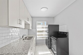 819 S Oak St in La Marque, TX - Building Photo - Building Photo