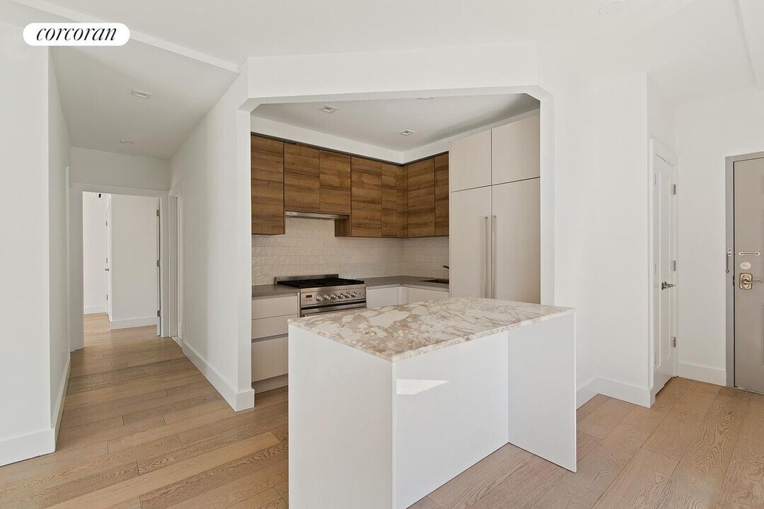 345 Lenox Rd in Brooklyn, NY - Building Photo