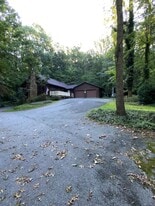 88 Fox Rd in Newmanstown, PA - Building Photo