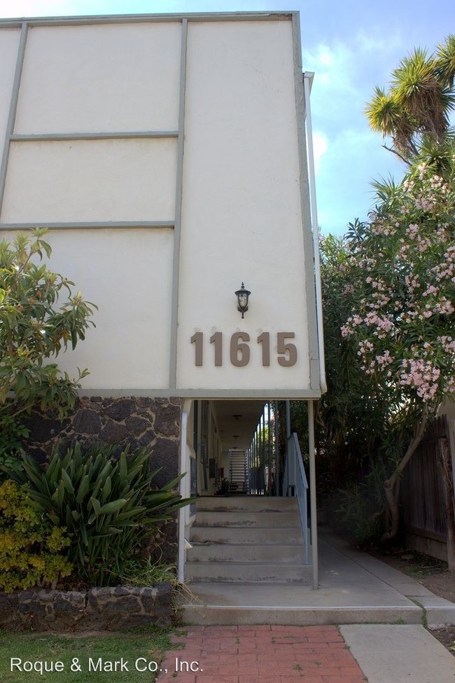 11615 Darlington Ave in Los Angeles, CA - Foto de edificio - Building Photo