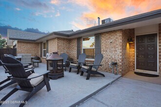 413 Hollydale Dr in El Paso, TX - Building Photo - Building Photo